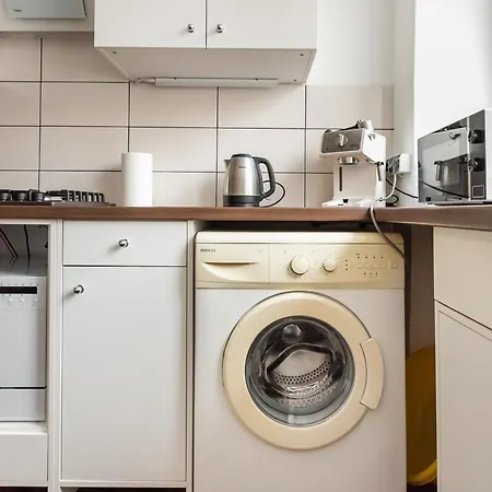 Metro Plocka Comfy Apartment *